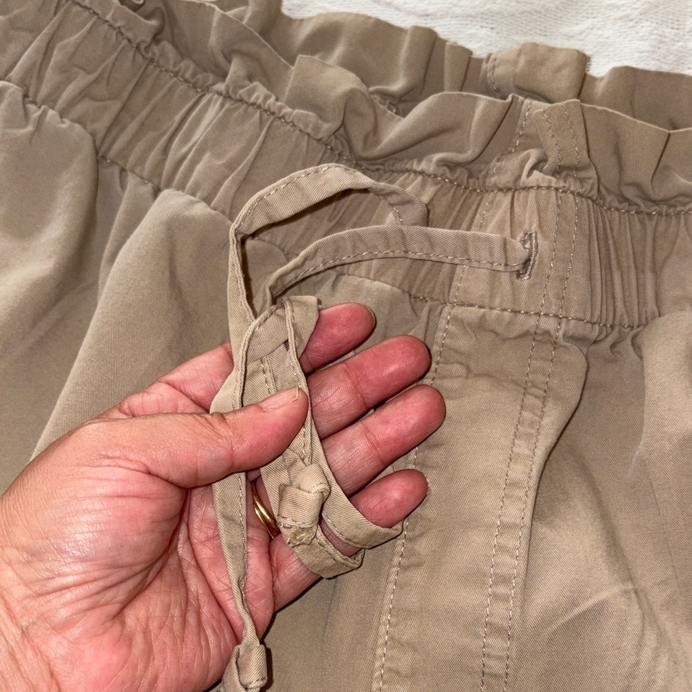 Abercrombie & Fitch Women's High Rise Tan Shorts Gently Loved L - Picture 8 of 11